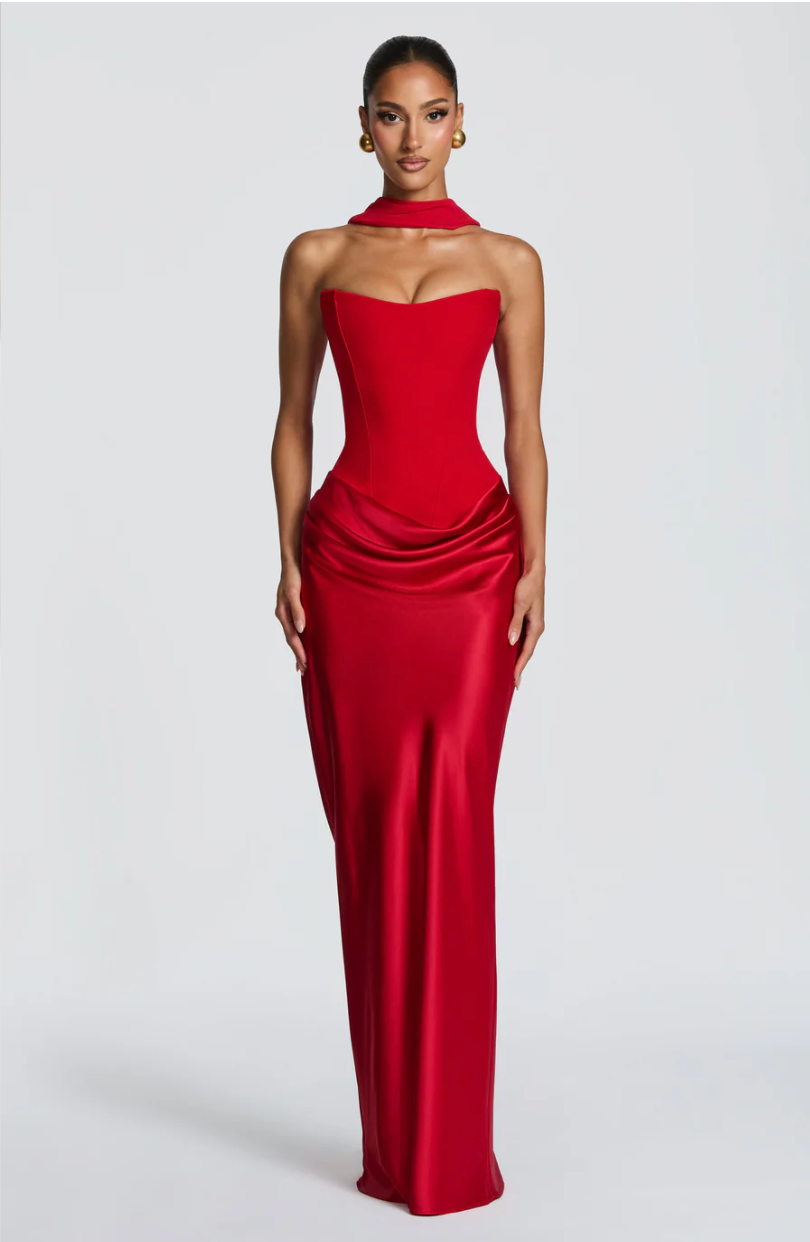 LOREA Sleek Black Full-Length Dress